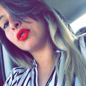 Meet your Posher, Liana